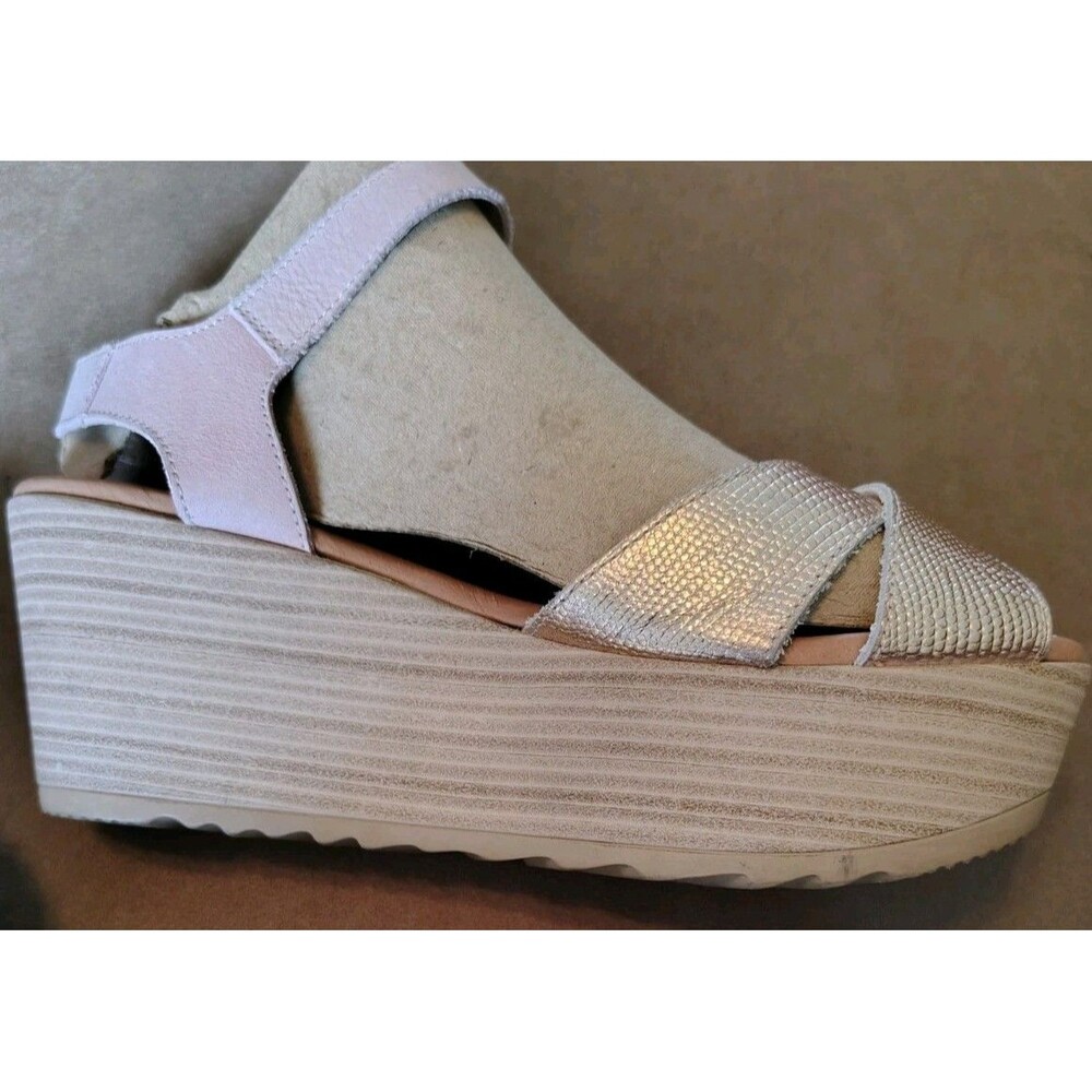 Camela Platform Wedge Sandals Size 39 Made In Spain Tan Buckle Genuine Leather
